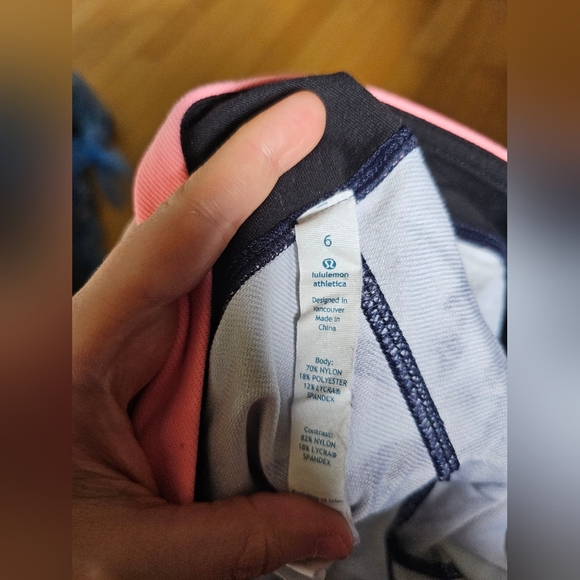 RARE Lululemon Beach scape crops in perfect condition - Picture 5 of 7